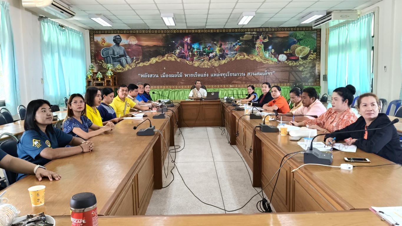 พช.ชุมพร ร่วมเป็นวิทยากรการอบรมเชิงปฏิบัติการโครงการเพิ่มศักยภาพคณะกรรมการเครือข่ายกองทุนชุมชนขับเคลื่อนกลุ่มออมทรัพย์เพื่อการผลิต อำเภอหลังสวน